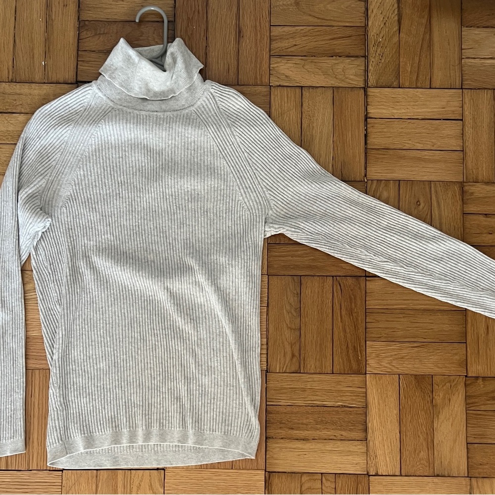 Turleneck white sweater
